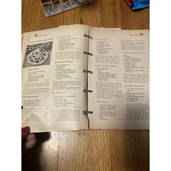 Vtg 1953 Better Homes & Gardens New Cook Book 5-Ring Binder 1st edition - Picture 8 of 16